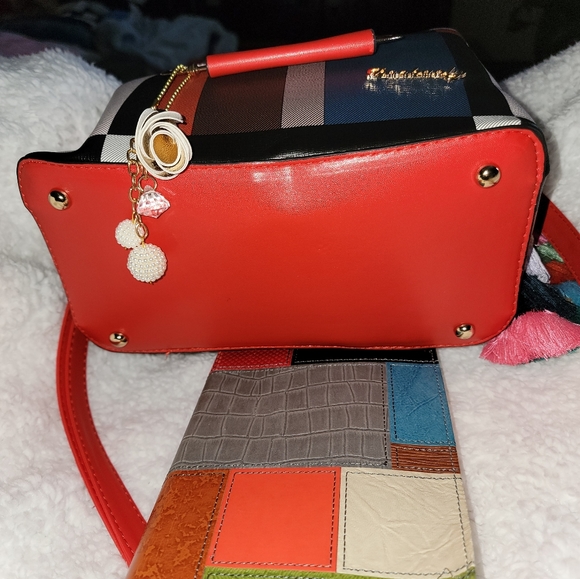 Color block purse with remix contemporary language bible - Picture 2 of 3